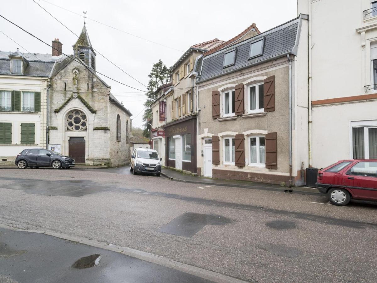 Lovely Holiday Home Near Joset Alain Dun-sur-Meuse Ngoại thất bức ảnh